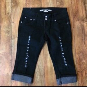 Gorgeous I & P Black Denim Capri Jeans